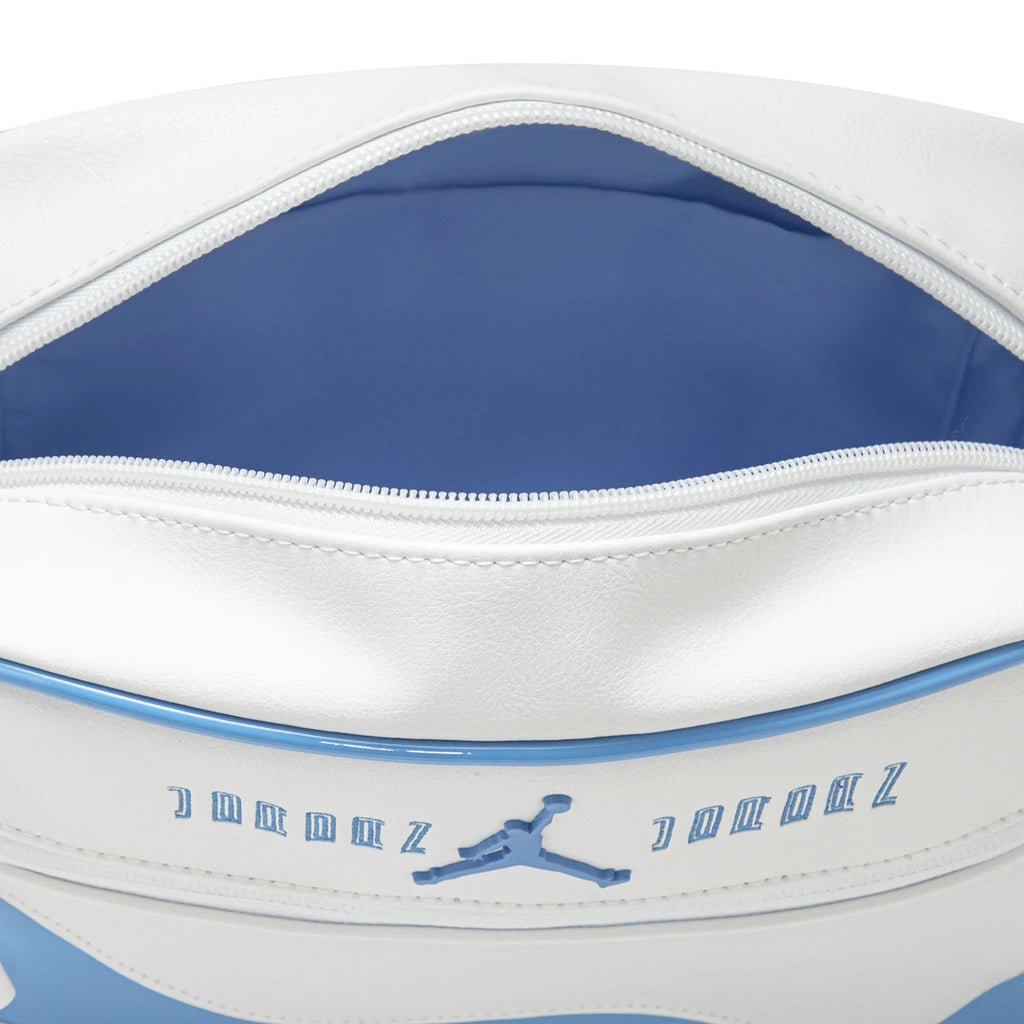 AJ11 UNC Messenger Bag