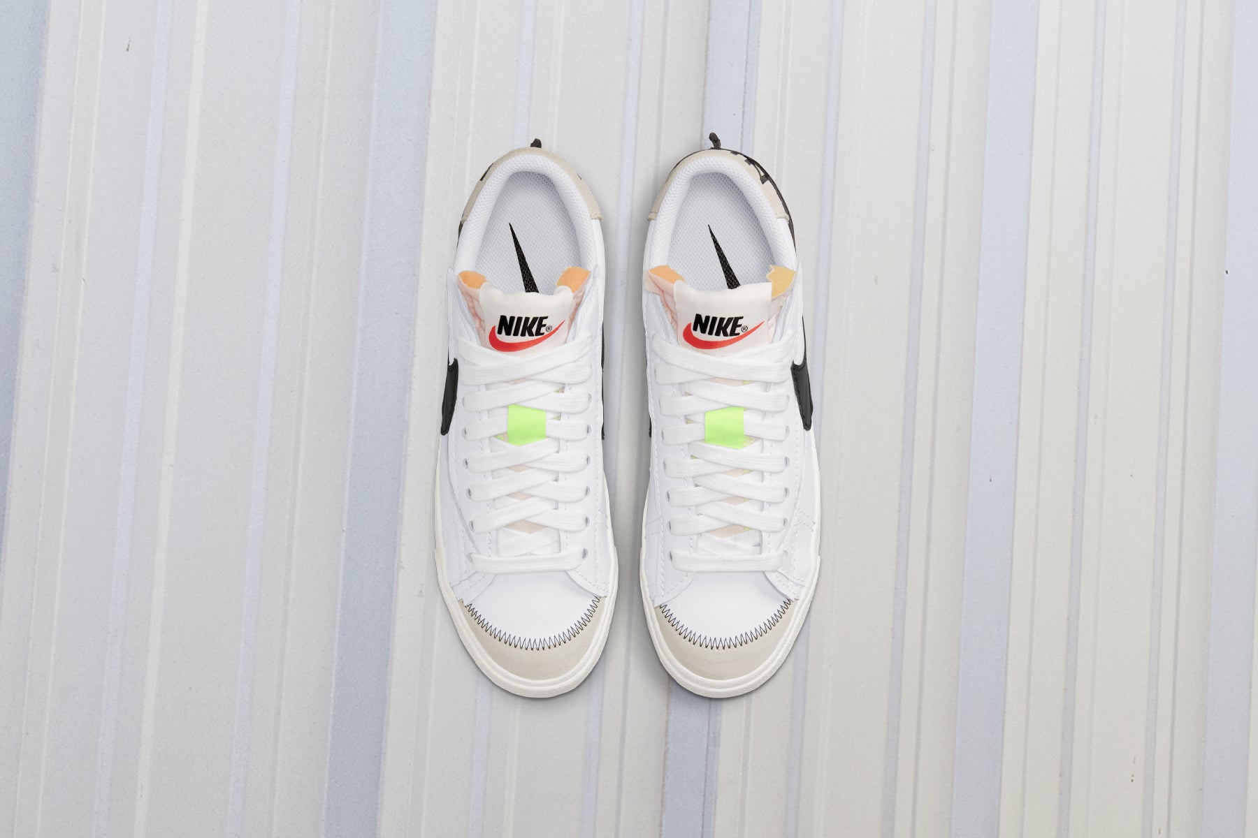 Blazer Low '77 Jumbo - White/Black/Sail