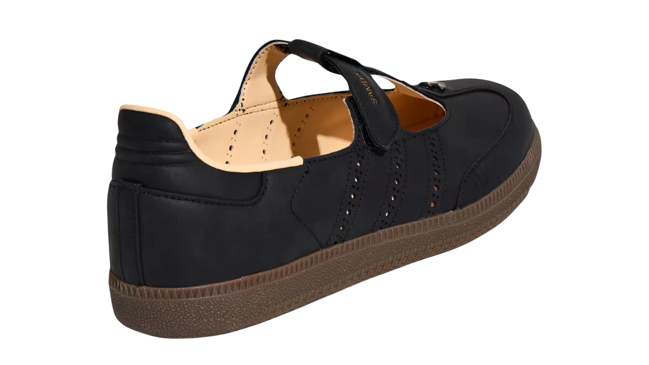 Samba Jane Core Black Gum (Women's)